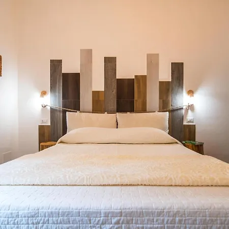 ベッド・アンド・ブレックファスト Panacea La Casa Del Miele サンタ・マリア・ディ・カステッラバーテ