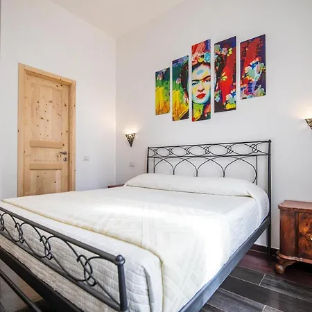 ベッド・アンド・ブレックファスト Panacea La Casa Del Miele サンタ・マリア・ディ・カステッラバーテ