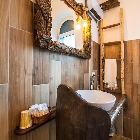 Panacea La Casa Del Miele 住宿加早餐酒店 圣塔·马里亚·迪·卡斯特